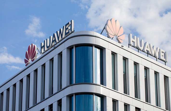 Ôtô Đức kẹt giữa cuộc chiến Mỹ - Huawei